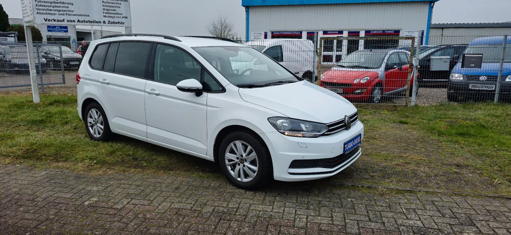 VW Touran 231.854 km 12.999 &euro; Gnoien 17179