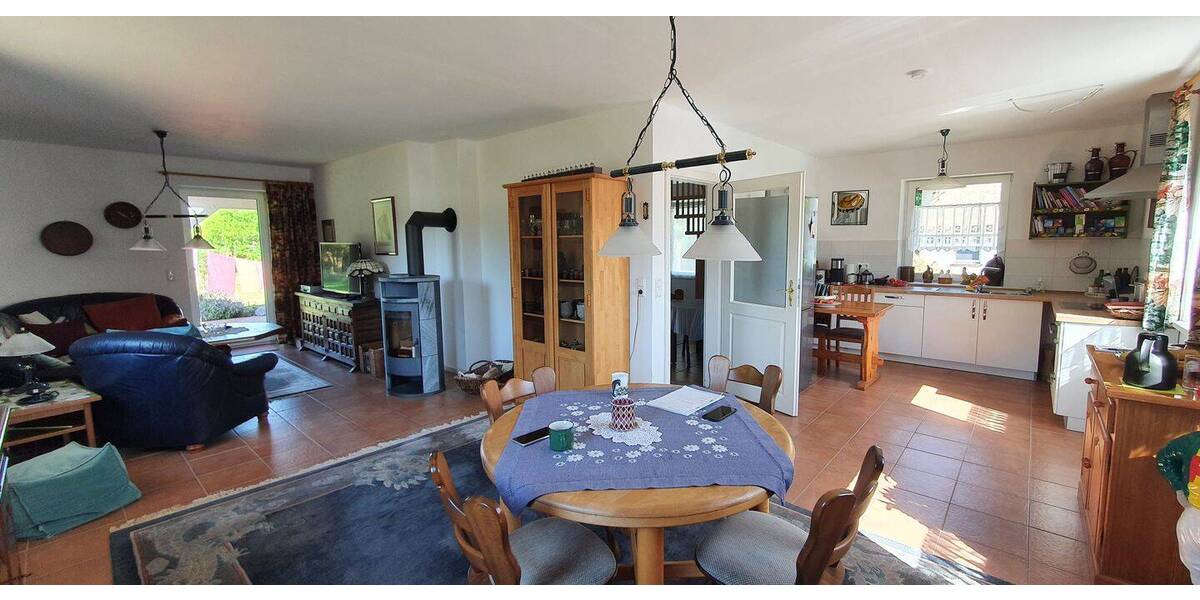 Neuwertiges EFH mit Wärmepumpe, Carport, 2 Bäder, EBK und eigenes Grünland - Einfamilienhaus Dömitz Heidhof | Angebot:26057443