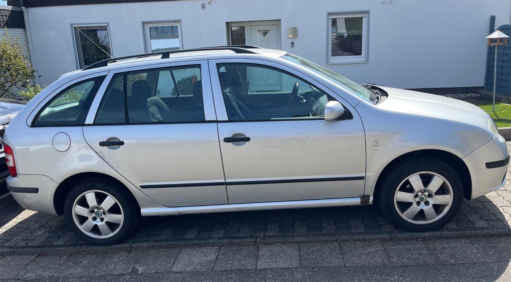 Skoda Fabia 271.000 km 1.800 &euro; Waldeck 34513