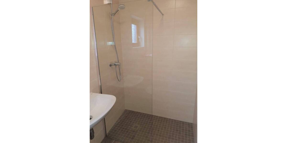 Etagenwohnung Bennhausen - 3 Zimmer, 90 m&sup2;, 600&euro; | Angebot:26919847