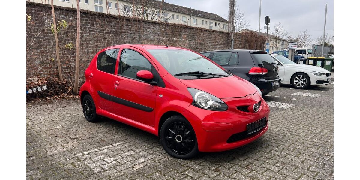 Toyota Aygo (X) 130.000 km 2.500 &euro; Frankfurt am Main 65933