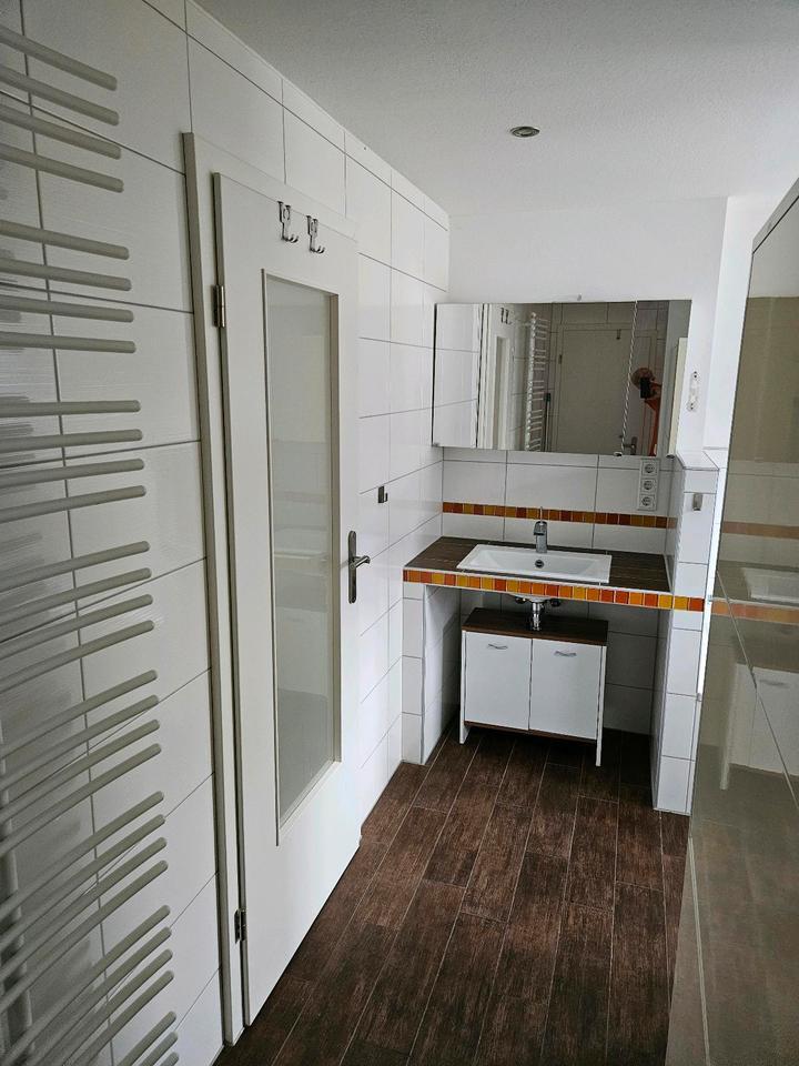 2 Zimmer Wohnung mit großem Balkon zimmer