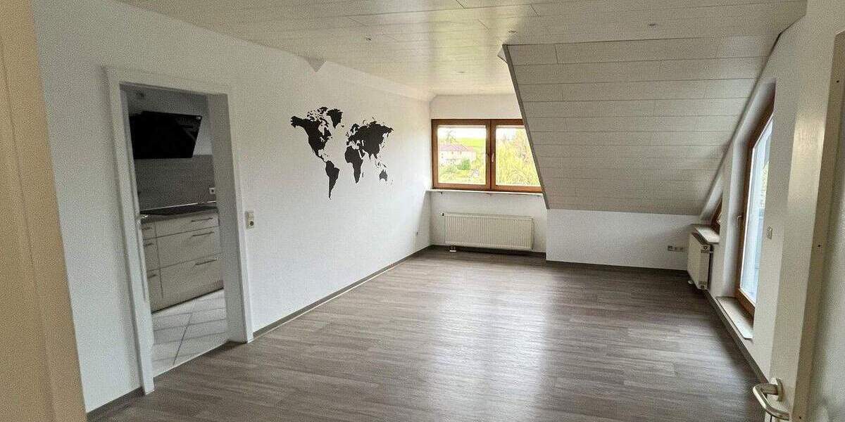 Helle 3-Zimmer-Wohnung mit schöner Loggia und Garagenstellplatz - gepflegt & sofort bezugsbereit 3 zimmer