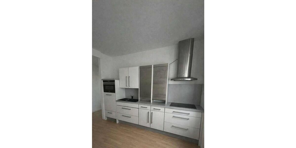 Etagenwohnung Mittweida - 3 Zimmer, 110 m&sup2;, 700&euro; | Angebot:25428579
