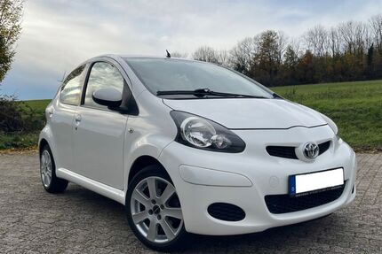 Toyota Aygo (X) 86.000 km 4.999 &euro; Püttlingen 66346
