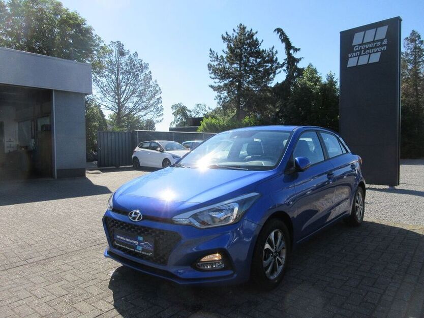 i20