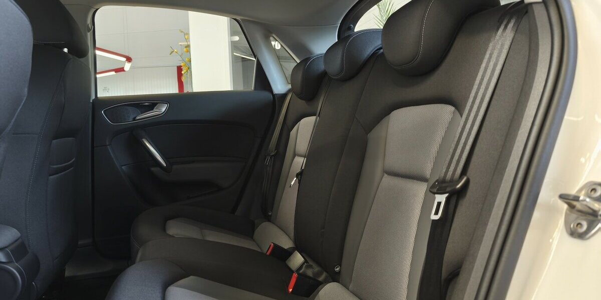 Audi A1 1.6 TDI Sport/Xenon Plus/MMI/Teilleder/17´´ 117.089 km 13.990 &euro; Leipzig 04347