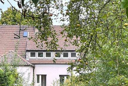 Doppelhaushälfte mit 5 Zi. + Garage auf weitläufigem Gartengrundstück in Dortmund Brackel 5 zimmer