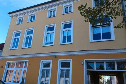 Wohnung Güstrow - 3 Zimmer, 74 m&sup2;, 575&euro; | Angebot:26383757