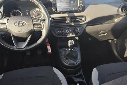 Hyundai i10 30.426 km 13.601 &euro; Salzgitter 38228