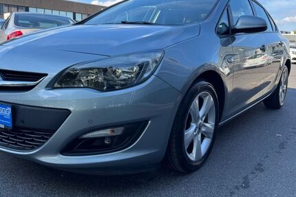 Opel Astra 131.606 km 7.290 € Düsseldorf 40233