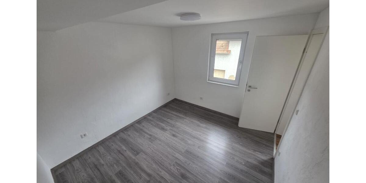 Einfamilienhaus Bolanden - 7 Zimmer, 120 m&sup2;, 290.000&euro; | Angebot:26893232