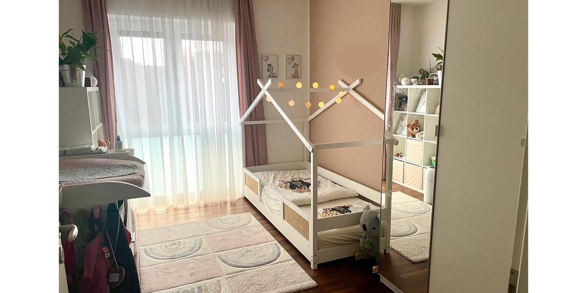 Etagenwohnung Wiesbaden Biebrich - 4 Zimmer, 114 m&sup2;, 2.000&euro; | Angebot:26038493