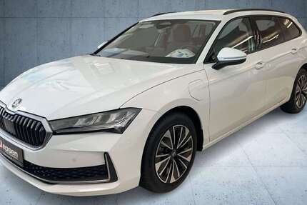 Skoda Superb 4.900 km 44.470 &euro; Regensburg 93049