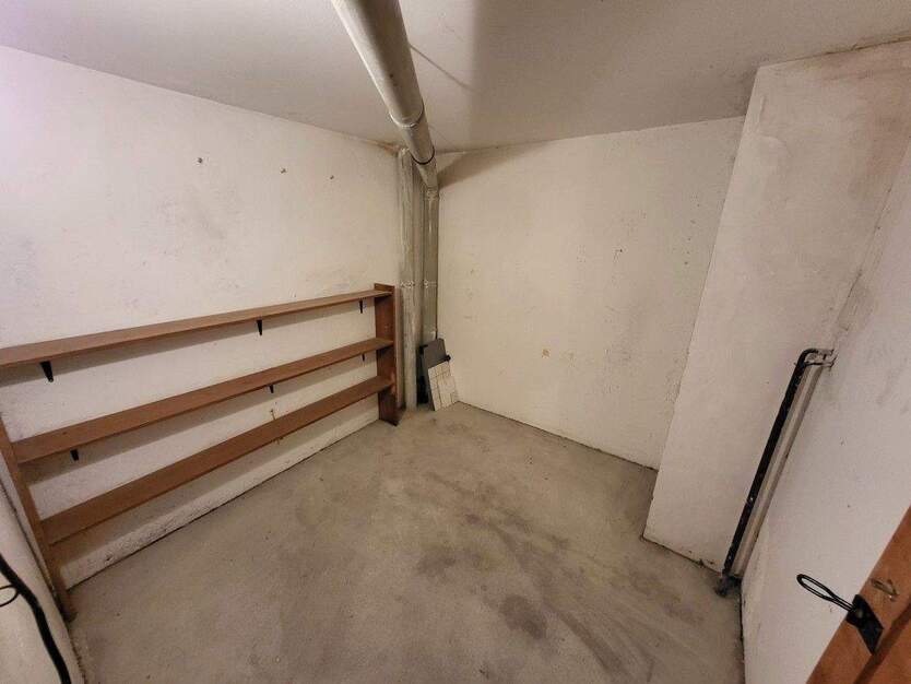 Gepflegte 2 Zimmer-Wohnung mit Loggia und PKW-Stellplatz in 23560 Lübeck, Moislinger Mühlenweg 2 zimmer