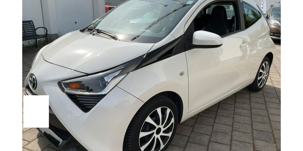 Toyota Aygo (X) 49.231 km 7.000 &euro; Georgenberg 38640