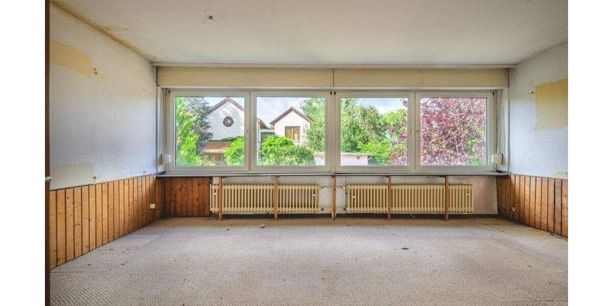 Sonniges Anwesen mit Traumgrundstück in sanierungsbedürftigem Zustand 5 zimmer