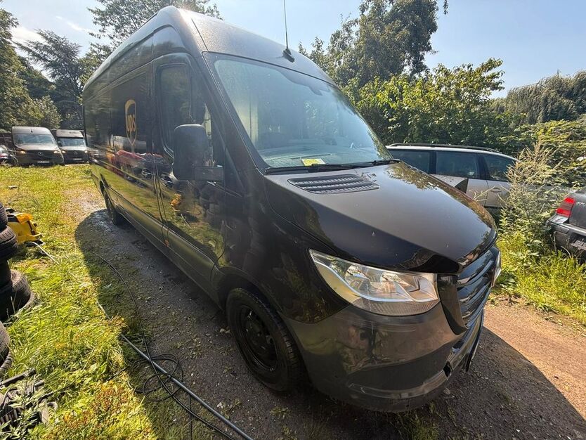 Mercedes-Benz Sprinter 284.027 km 12.000 € Hamburg 20097