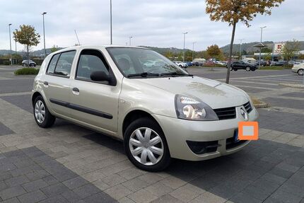 Renault Clio 72.200 km 2.500 &euro; Dresden 01139