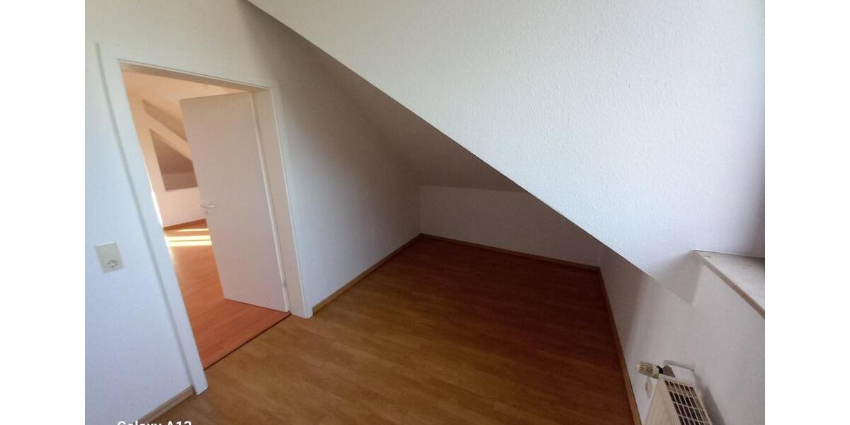 Dachgeschoßwohnung Oschatz - 1 Zimmer, 70 m&sup2;, 495&euro; | Angebot:25148250