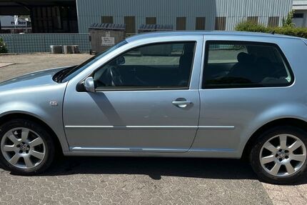 VW Golf 235.000 km 2.700 &euro; Blomberg 32825