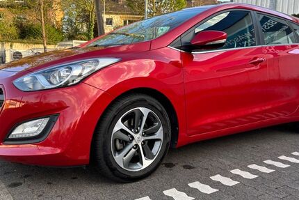 Hyundai i30 70.000 km 11.500 € Bonn 53127
