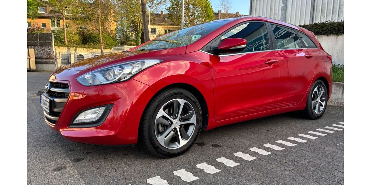 Hyundai i30 70.000 km 11.500 € Bonn 53127