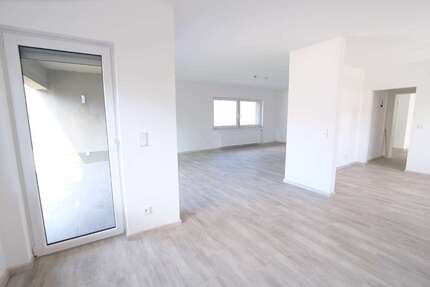 Haus Siegburg - 4 Zimmer, 110 m&sup2;, 1.675&euro; | Angebot:26318833