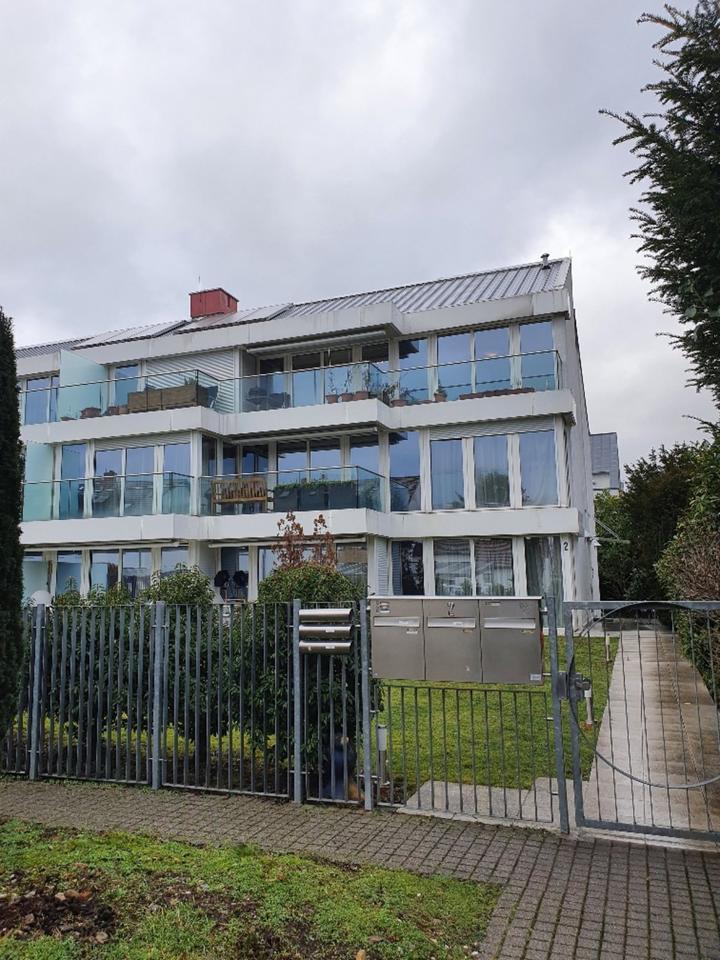 Exklusive 4-Zimmer-Wohnung in Frankfurt-Hausen zimmer