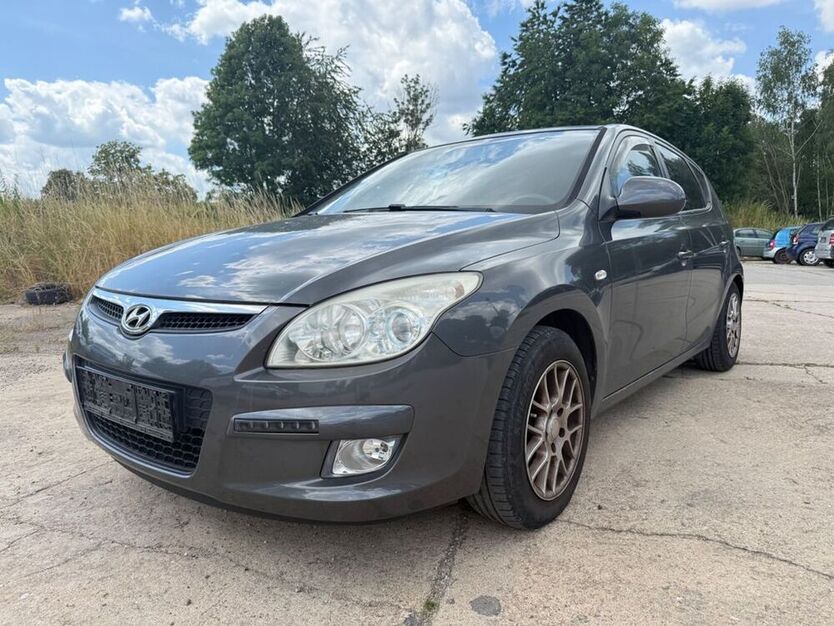 i30
