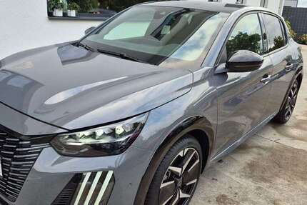 Peugeot 208 2.890 km 19.890 € Neuenstadt am Kocher 74196