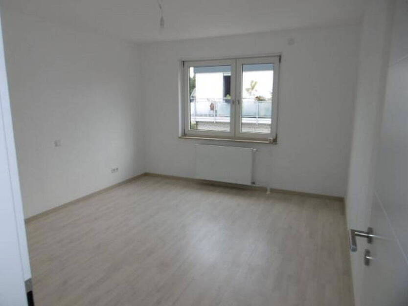 Familienfreundliches umfangfreich modernisiertes REH in guter Lage