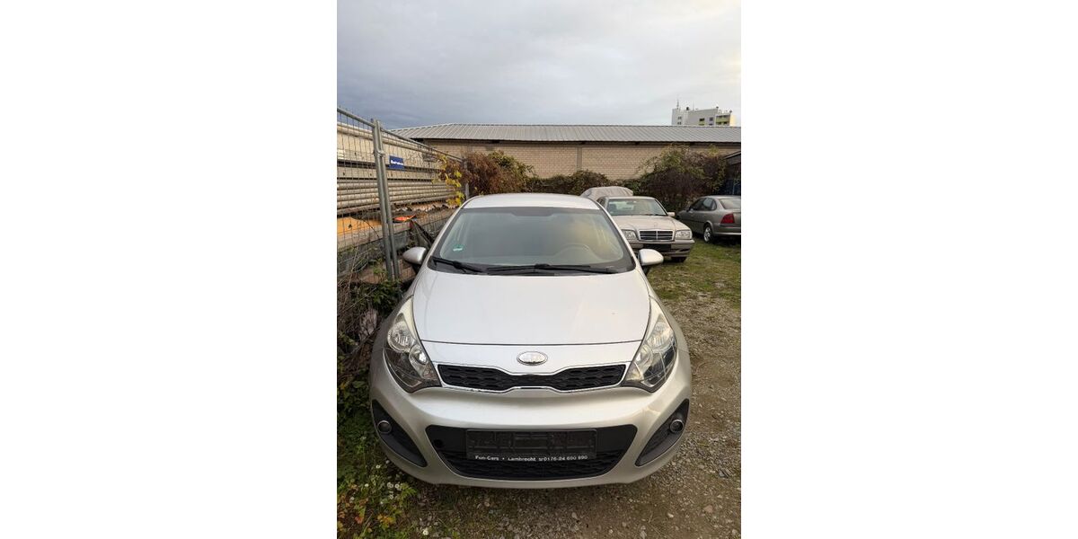 Kia Rio 147.000 km 4.700 &euro; Plankstadt 68723