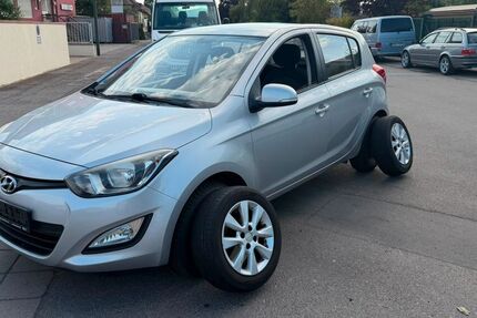 Hyundai i20 245.000 km 2.499 &euro; Bad Dürkheim 67098