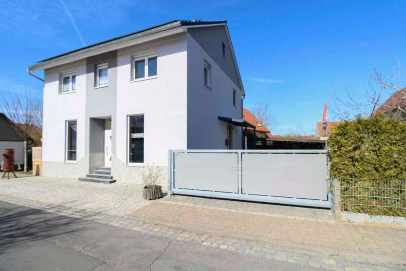 Haus zum Kaufen in Sulzdorf an der Lederhecke 269.000 € 160.22 m²