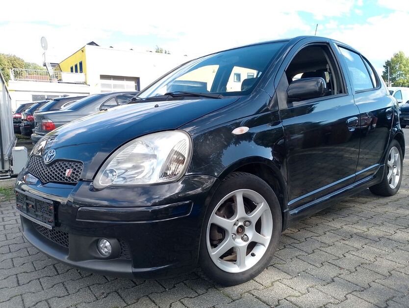 Toyota Yaris 242.000 km 2.590 € Ludwigsburg 71642