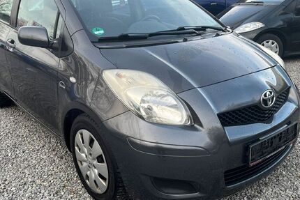 Toyota Yaris 199.000 km 2.990 &euro; weinstadt 71384