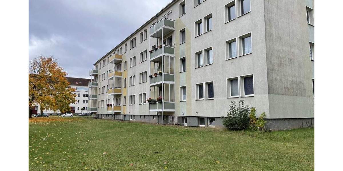 Schöne 4-Raumwohnung im 2. Obergeschoss in Wolfen-Nord zu vermieten ! 4 zimmer