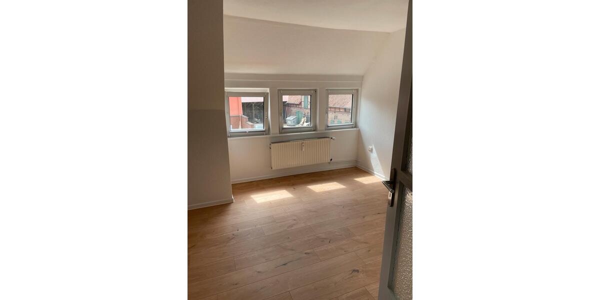 Etagenwohnung Uetze - 5 Zimmer, 115 m&sup2;, 1.000&euro; | Angebot:26415853