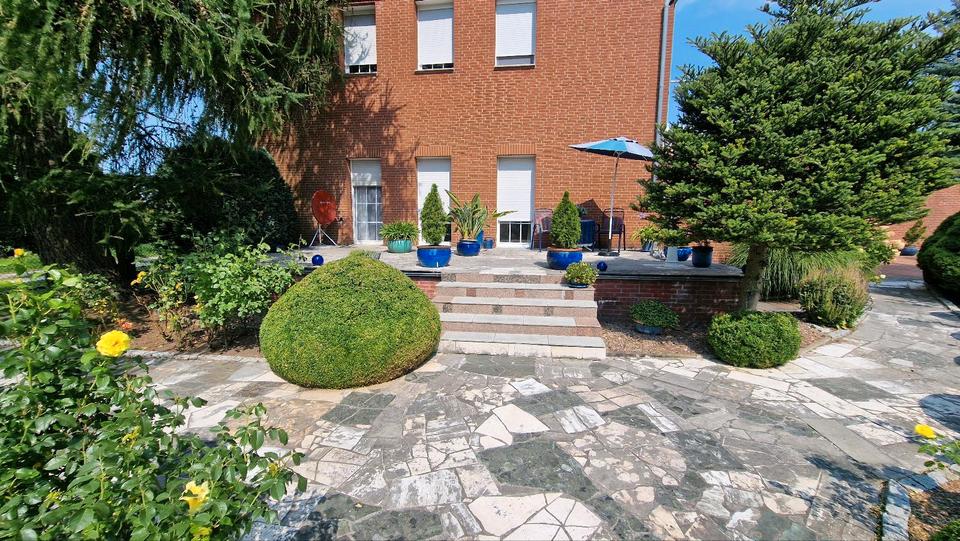 Einfamilienhaus Holzminden - 12 Zimmer, 320 m&sup2;, 2.000&euro; | Angebot:26037589