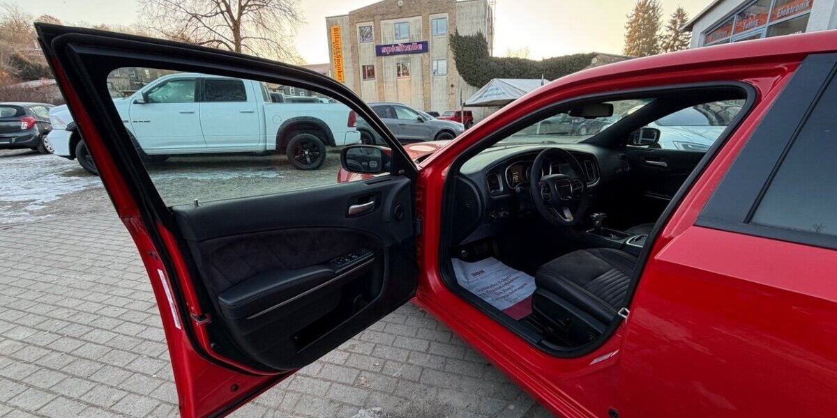 Dodge Charger 5.7 V8 HEMI R/T SRT 107.700 km 24.999 &euro; Rudolstadt 07407