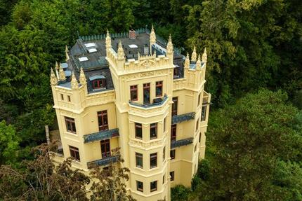 Luxuriöse Beletage (236 qm) in einer der schönsten Villen Geras 4 zimmer