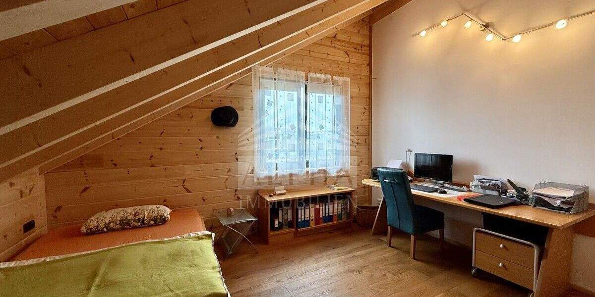 *VERKAUFT* Modernes Blockhaus-Idyllisch gelegene Doppelhaushälfte mit Büroräumen & Traumgarten 6 zimmer