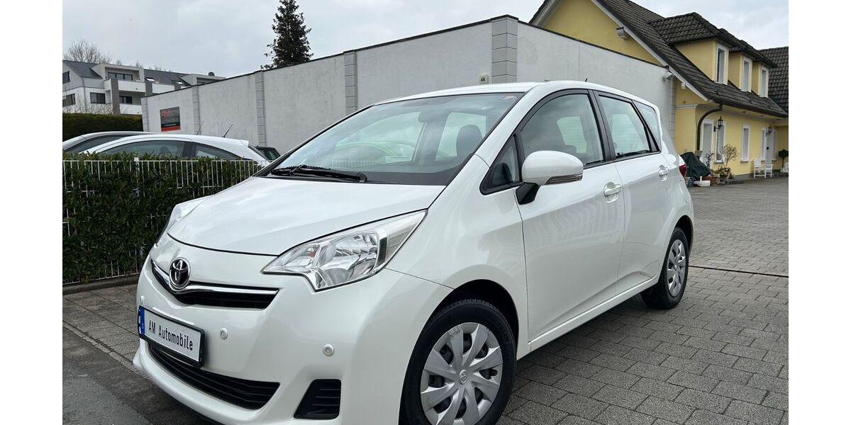 Toyota Verso-S 65.646 km 7.990 &euro; Soest 59494