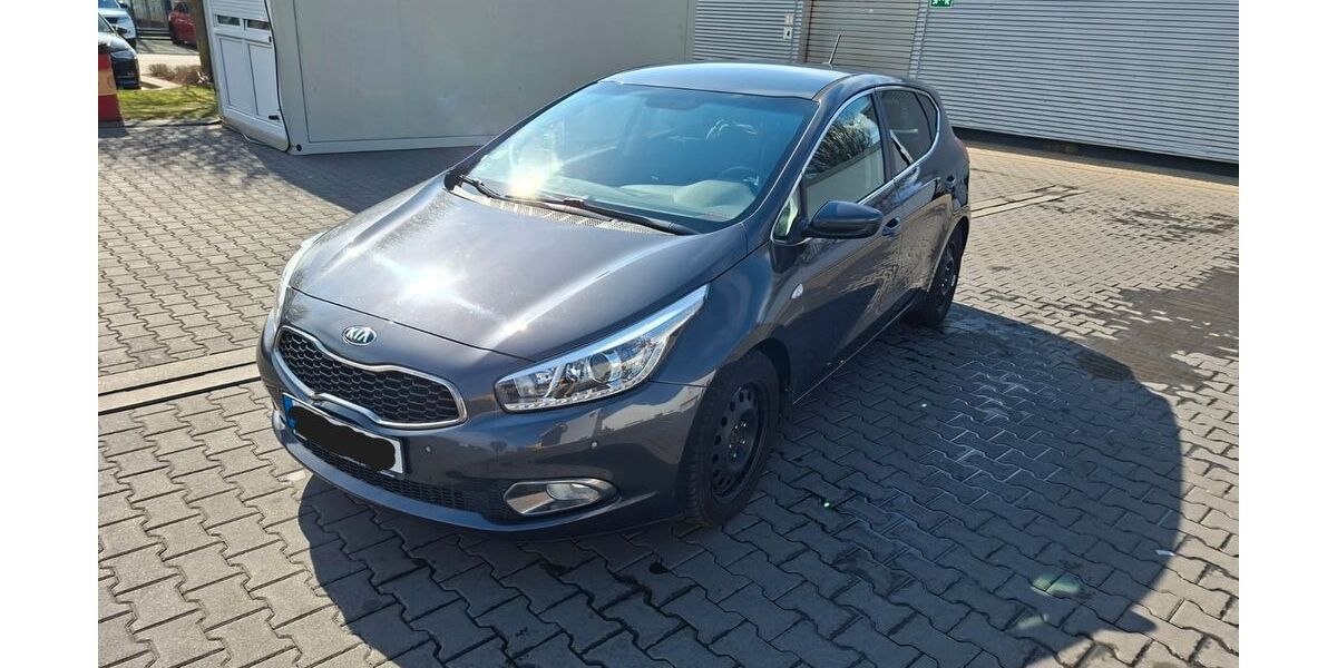 Kia ceed / Ceed 109.000 km 8.300 &euro; Burgthann 90559