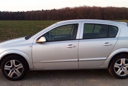 Opel Astra 118.000 km 2.480 &euro; Haunetal 36166
