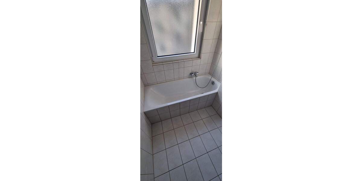 Etagenwohnung Oberhausen Altstadt-Mitte - 3 Zimmer, 67 m&sup2;, 455&euro; | Angebot:24636716