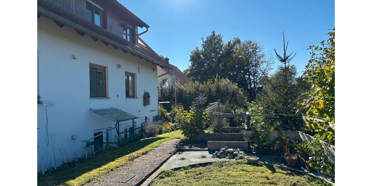 2,5 Zi. Erdgeschosswohnung mit großem Keller, Garten und Garage 2.5 zimmer