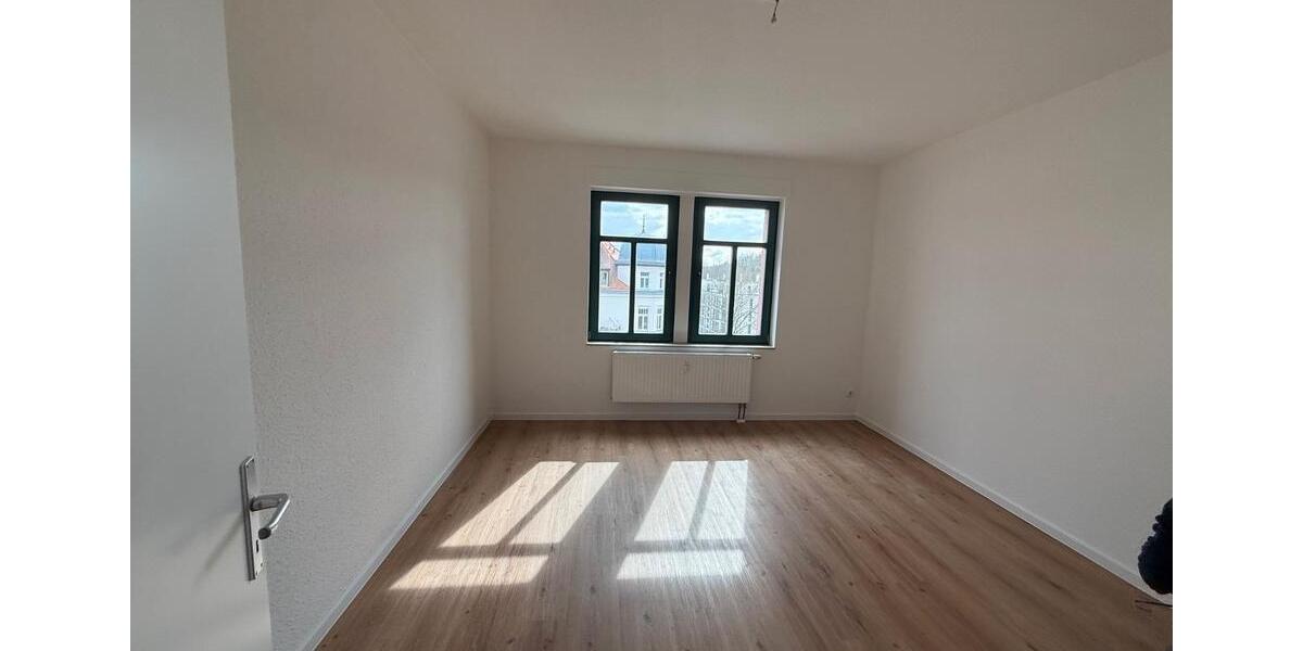 Dachgeschoßwohnung Leipzig Süd - 3 Zimmer, 90 m&sup2;, 1.080&euro; | Angebot:26335102