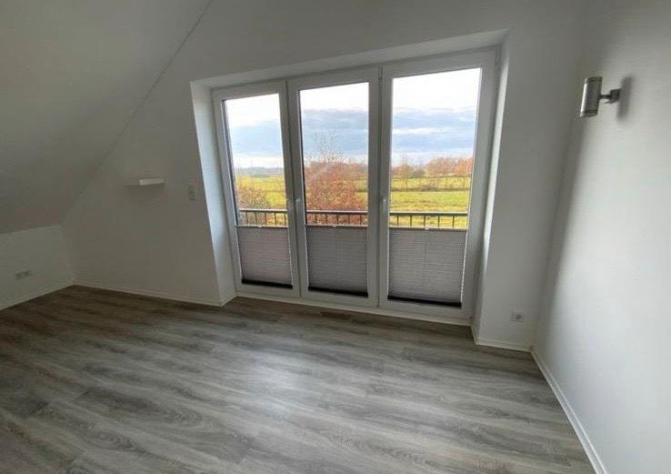 Dachgeschoßwohnung Esens - 1 Zimmer, 65 m&sup2;, 600&euro; | Angebot:25398189